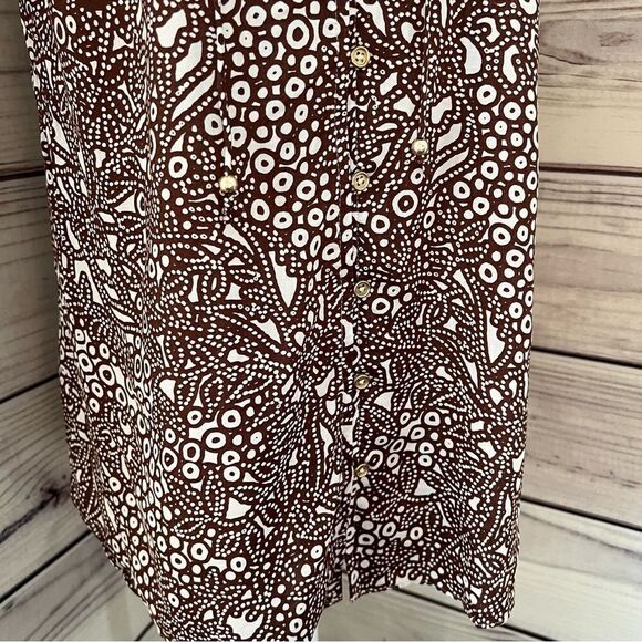 IZod Brown & White Dot Patterned Sleeveless Blouse - Picture 3 of 7
